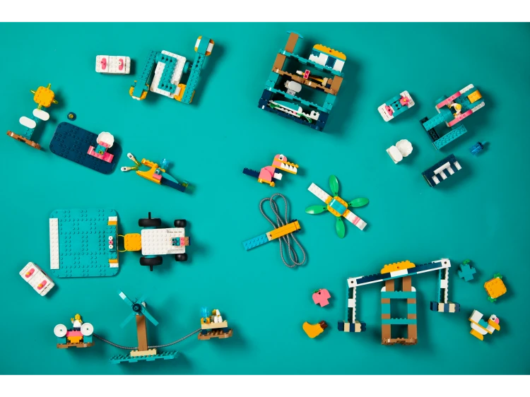 LEGO Education 45621 - Nauki przyrodnicze i ścisłe 8+