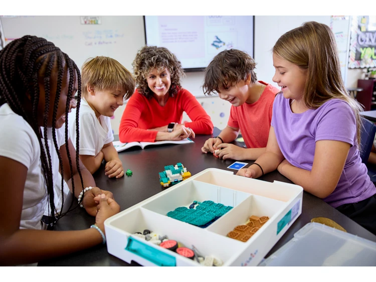 LEGO Education 45621 - Nauki przyrodnicze i ścisłe 8+
